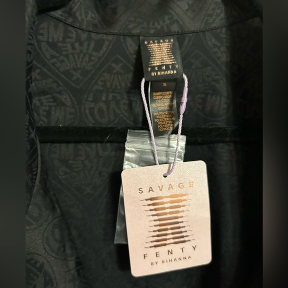 “Love me like a savage” lightweight button up black pajama top XL/XXL unisex - Picture 4 of 7